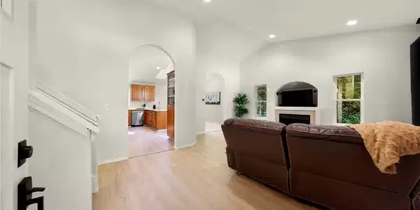 Image 4 Image 4