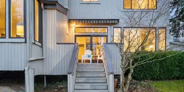 4513 102nd NE