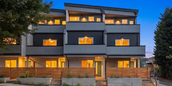 105 B 39th NW