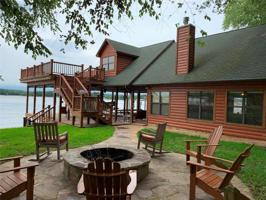 108 Country Club Dr