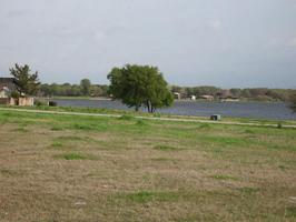 2110 Lake Side