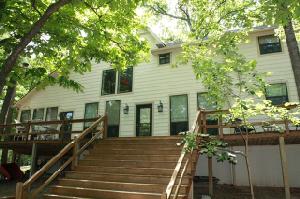 2527 Panther Creek Pass