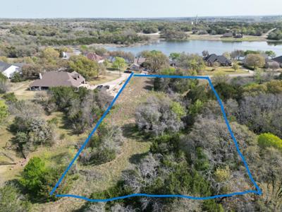 1415 Lakeside Trail