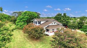 2702 Shady Oaks Lane