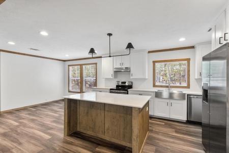 512 S Sky Court