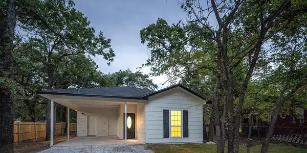 1329 Pelican Circle