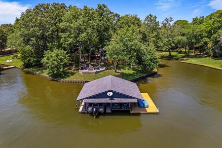 2125 Hickory Trace