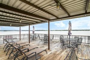 3915 Pecan Valley Court