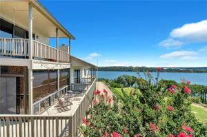 3002 Mockingbird Bend