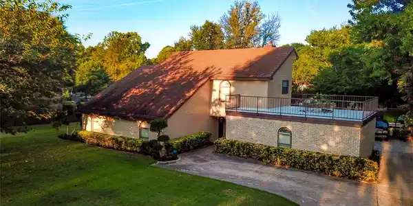 405 Driftwood Court