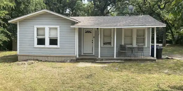 212 Shoreline Drive