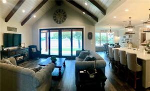 1437 Lakeside Trail