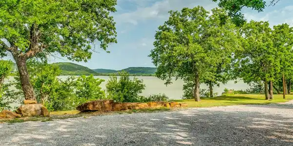 1147 Kennon Point
