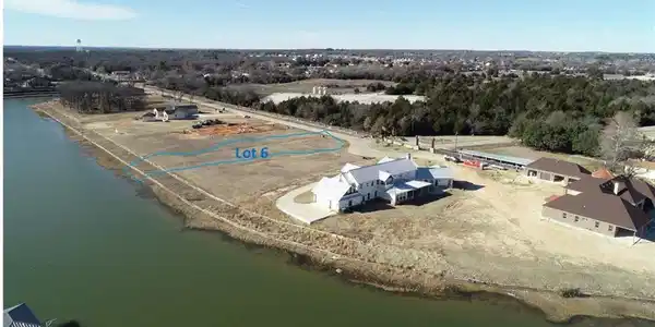 1520 Laguna Bay N