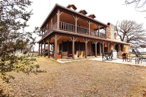 800 HANGING TREE Road