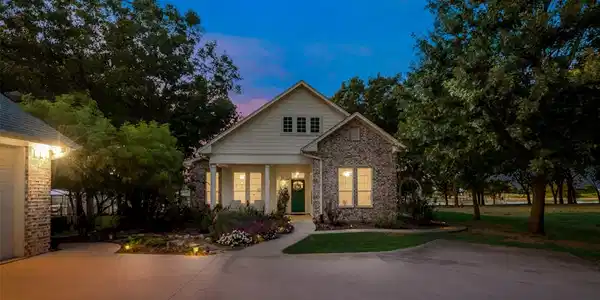 421 Moonlight Drive