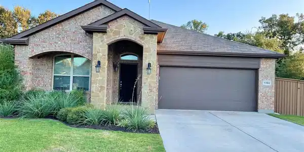 1204 Glenwood Drive