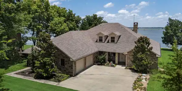 1219 The Shores Drive