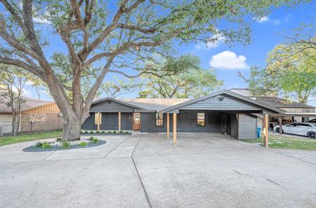 319 Admiral Drive