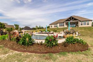 2114 Tree Top Court