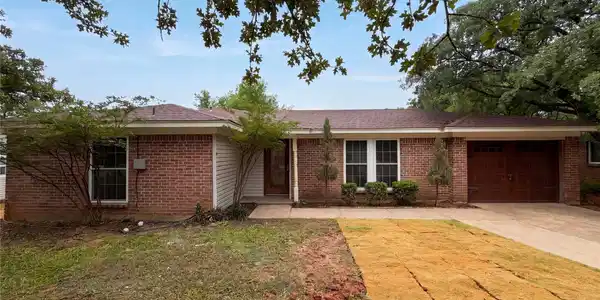 512 Lake Crest Parkway