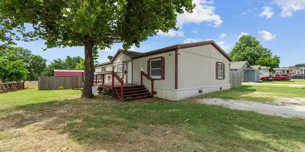 1512 Swan Court