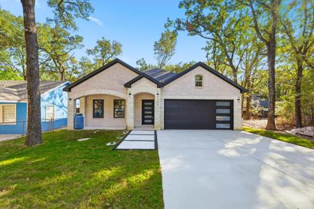 105 Forest Oaks Drive