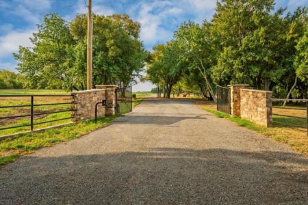 1015 Waters Edge Drive