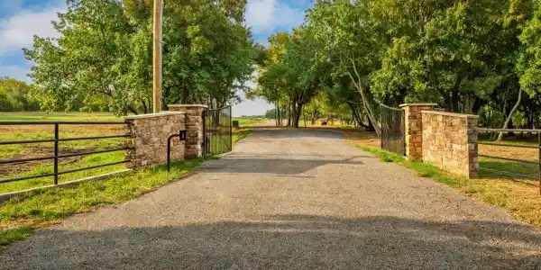 1015 Waters Edge Drive