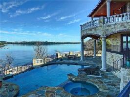 1040 Cliffs Drive
