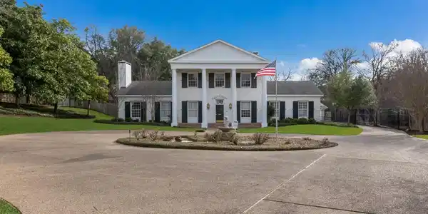 3104 Wood Lake Drive