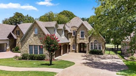128 Red Oak Court