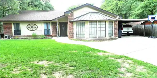 405 Greenleaf Drive
