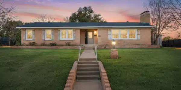 2208 Lake Ridge Circle