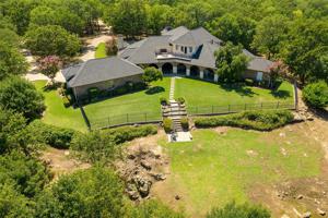612 Runaway Bay Drive
