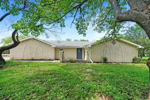 908 W Apache Trail