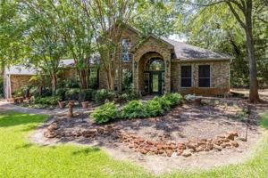 750 Majestic Oaks Drive