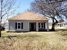309 N Neches Street