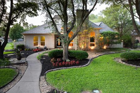 1450 Meandering Way