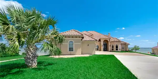 528 Bay Hill Lane