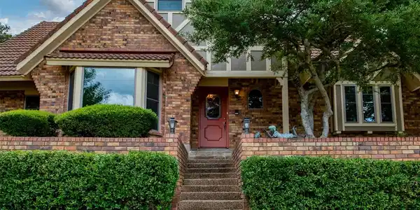 9016 Crosswind Drive