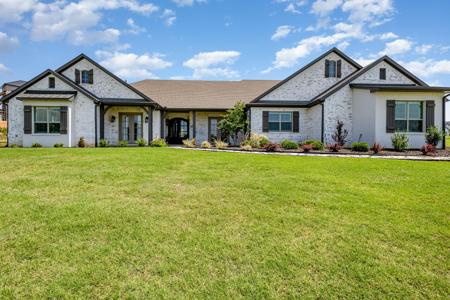 1445 Woodland Drive