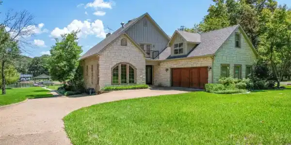 136 Stonewall Drive