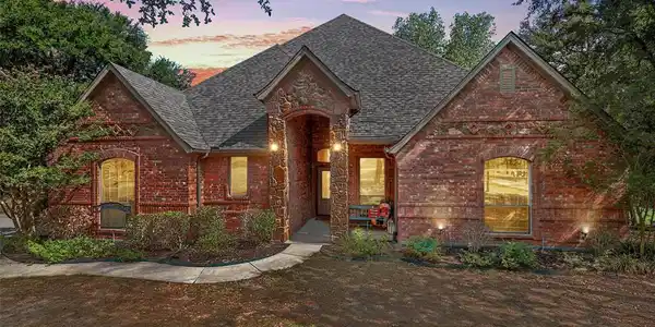 129 N Natural Spring Lane