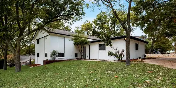7601 Westwind Drive