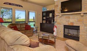 1101 Eagle Point Circle