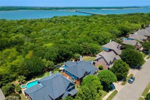 2448 Lakewood Drive
