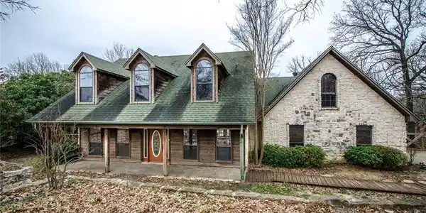 240 Pelican Point