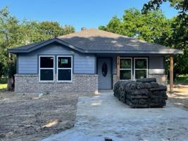 816 COVE Drive