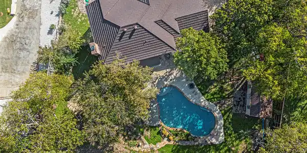 8933 Crest Wood Drive
